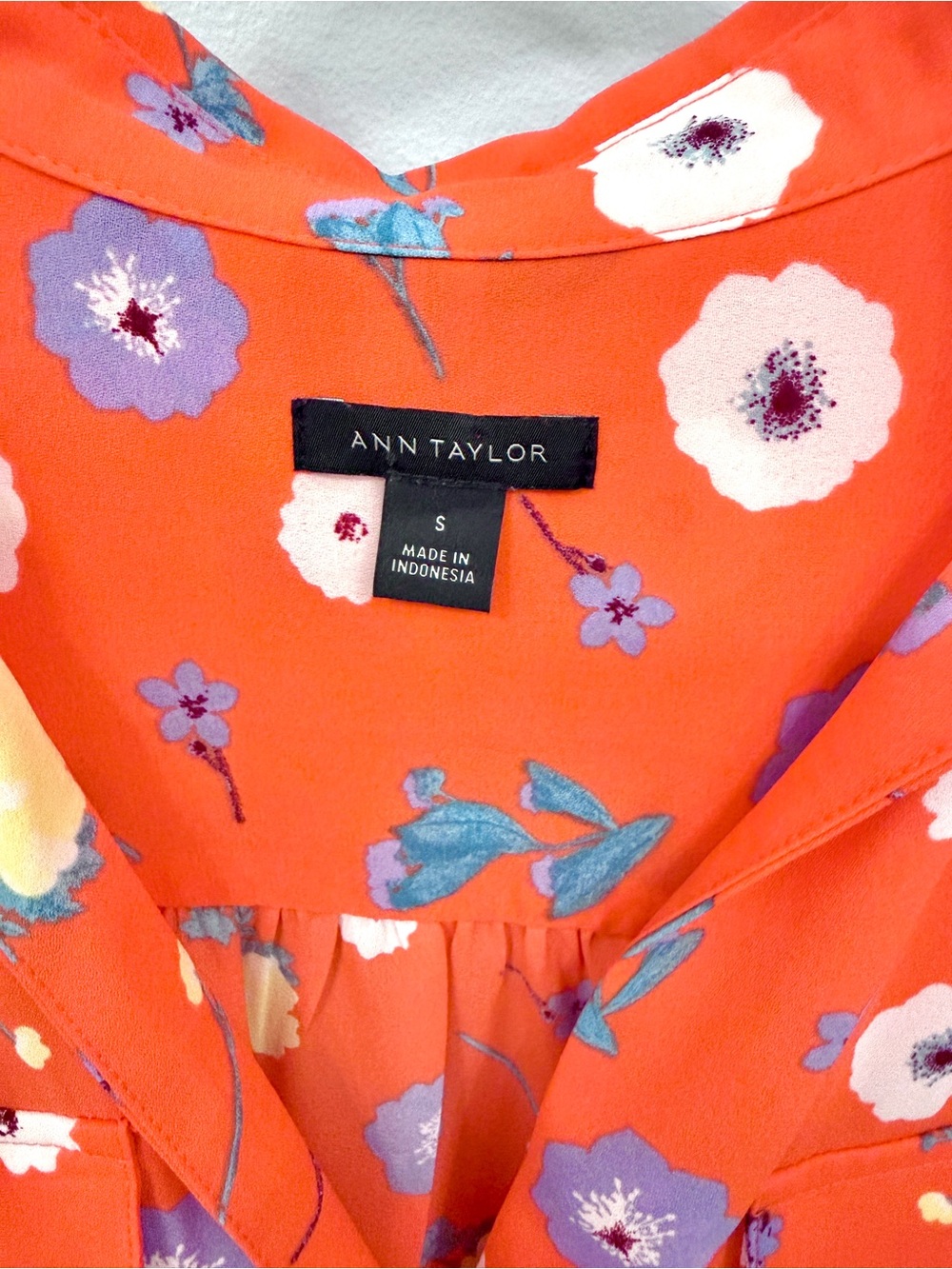 Ann Taylor Orange Floral Button-Front Blouse - Picture 4 of 9